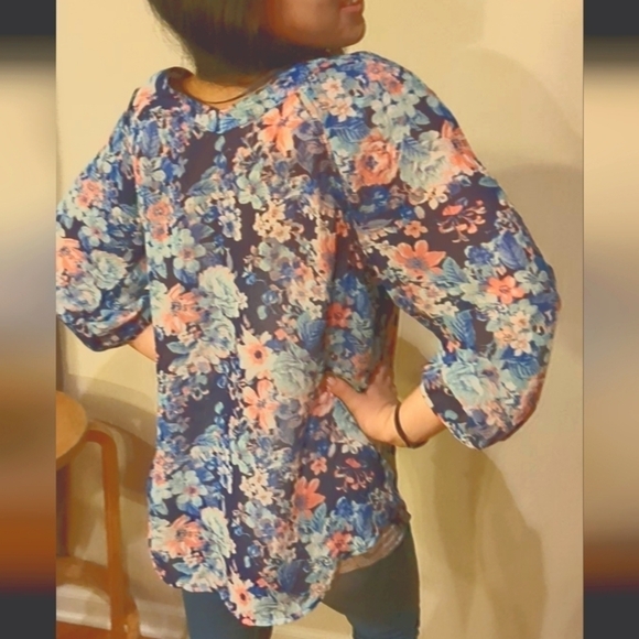 Lc Lauren Conrad Floral Lightweight Sheer Women's Top Size Medium - Picture 4 of 5